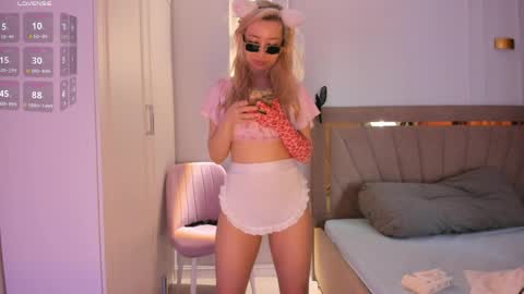 Call me Mia online show from 04.24.26