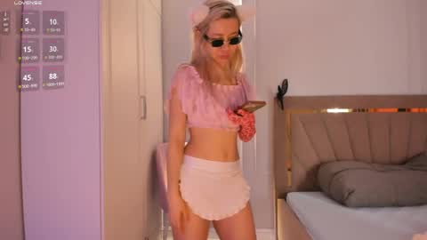 Call me Mia online show from 04.26.26