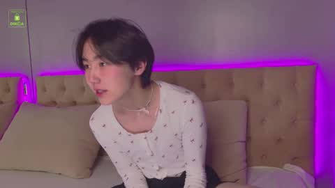 HEEJIN online show from 10.15.25