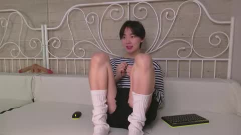 HEEJIN online show from 10.16.25