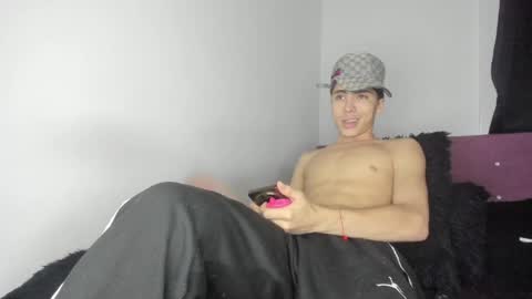 heellboy_ online show from 05.14.26