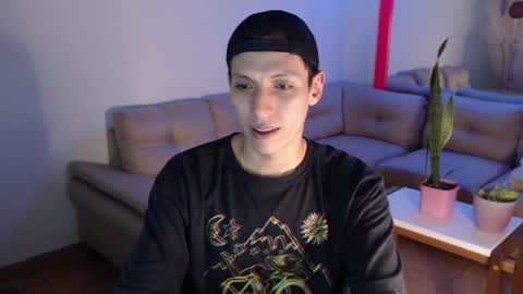 Snapshot of hefesto_69 chatting on 12.12.24 hefesto_69 online show from 12.12.24