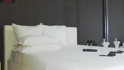 Snapshot of hefner_girl chatting on 10.28.25 Helen online show from 10.28.25