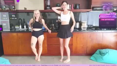 Heidi brunette Foxy red head and Carrie blondie online show from 06.25.26