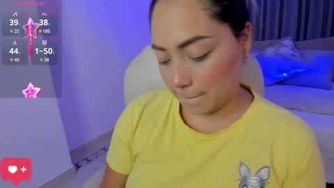 Snapshot of heidy_jhons chatting on 03.08.25 Heidy online show from 03.08.25