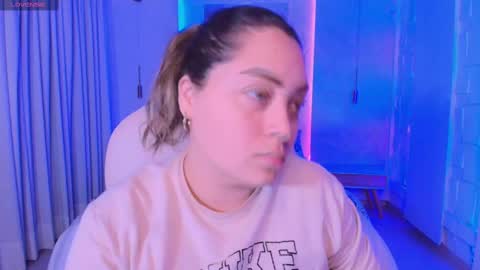 Snapshot of heidy_jhons chatting on 09.23.25 Heidy online show from 09.23.25