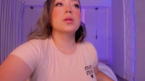 Snapshot of heidy_jhons chatting on 10.21.25 Heidy online show from 10.21.25