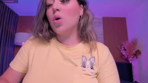 Snapshot of heidy_jhons chatting on 11.14.25 Heidy online show from 11.14.25