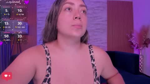 Snapshot of heidy_jhons chatting on 11.16.25 Heidy online show from 11.16.25