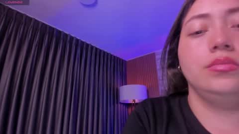 Snapshot of heidy_jhons chatting on 11.20.25 Heidy online show from 11.20.25