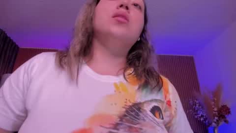 Snapshot of heidy_jhons chatting on 12.04.25 Heidy online show from 12.04.25