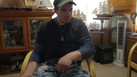 Snapshot of heisherrmann chatting on 04.08.26 xxScubaStevexx online show from 04.08.26