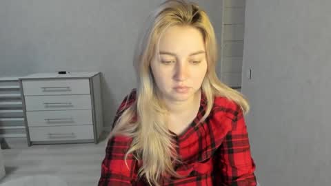 Snapshot of helen_angel_girl chatting on 01.05.25 Helen sven online show from 01.05.25