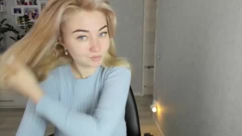 Snapshot of helen_angel_girl chatting on 12.03.25 Helen sven online show from 12.03.25