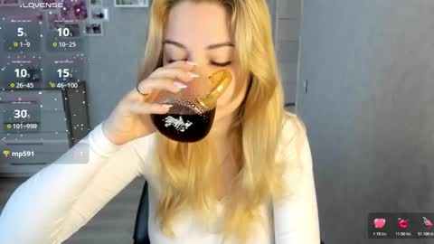 Snapshot of helen_angel_girl chatting on 03.14.26 Helen sven online show from 03.14.26