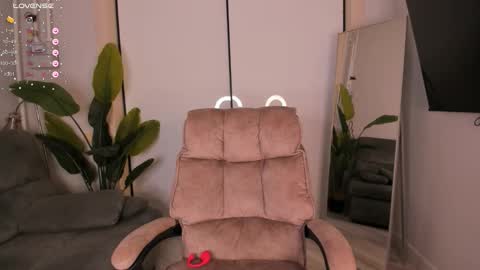 Helen online show from 12.21.25