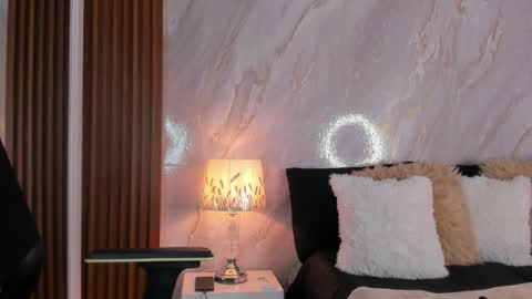 Helena Santos  online show from 01.14.26