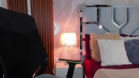 Helena Santos  online show from 06.10.26