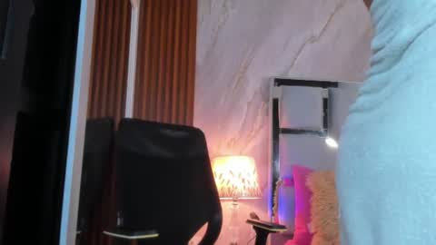 Helena Santos  online show from 06.20.26