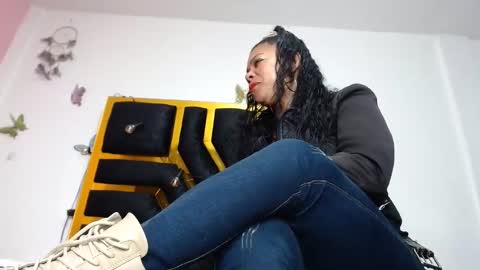 helenahotwet online show from 12.29.24