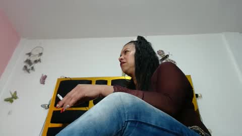 helenahotwet online show from 01.28.25