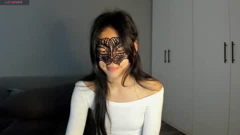 Snapshot of helenblazetrt chatting on 06.19.26 Hi I am Helen online show from 06.19.26