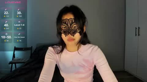 Snapshot of helenblazetrt chatting on 06.22.26 Hi I am Helen online show from 06.22.26