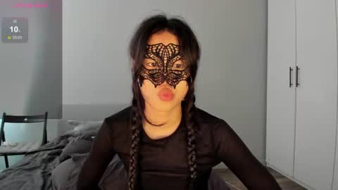Snapshot of helenblazetrt chatting on 06.22.26 Hi I am Helen online show from 06.22.26