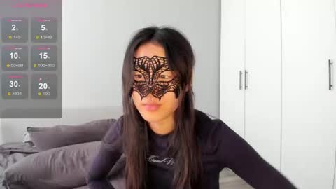 Snapshot of helenblazetrt chatting on 06.25.26 Hi I am Helen online show from 06.25.26