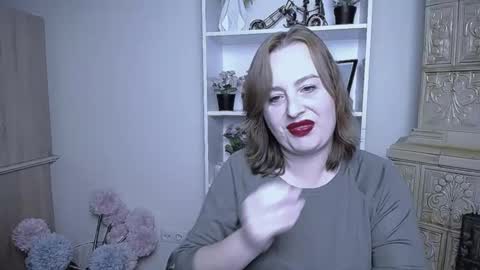 Snapshot of helenbrais chatting on 10.15.25 Helen online show from 10.15.25