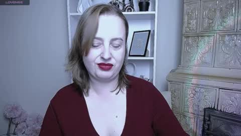 Snapshot of helenbrais chatting on 10.20.25 Helen online show from 10.20.25