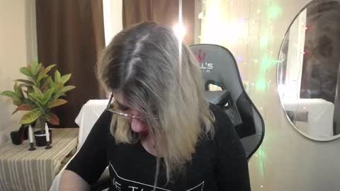 helenenigma online show from 01.25.25