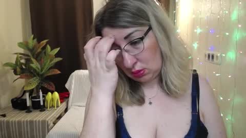 helenenigma online show from 02.05.25