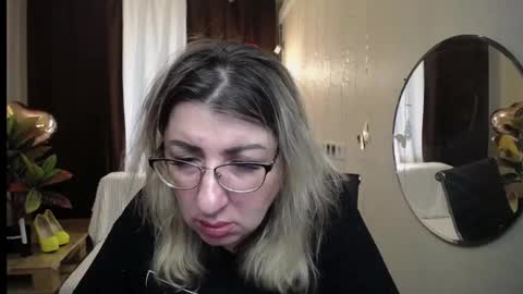 helenenigma online show from 03.11.25