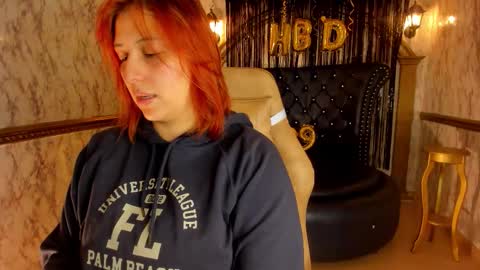 Snapshot of helenstanfordd chatting on 11.13.25 Helen or Hells online show from 11.13.25