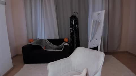 Helen online show from 10.27.25