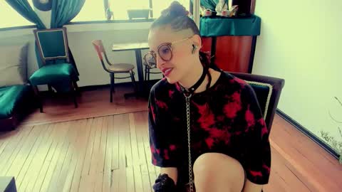 Snapshot of heliconiavannucci chatting on 10.22.25 Heliconia online show from 10.22.25