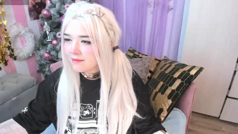 Laura online show from 12.04.24