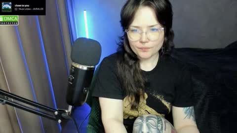 Red online show from 11.21.25