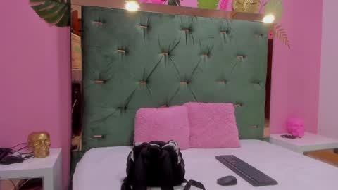 Hellen  online show from 12.20.24