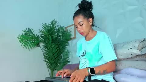 hellen     online show from 10.04.25