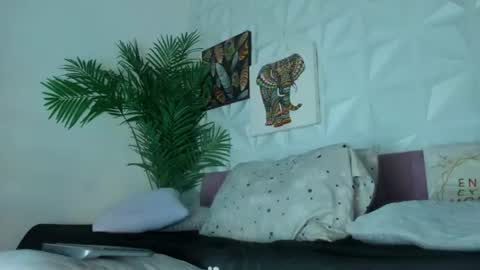 Snapshot of hellen_sky_ chatting on 06.22.26 hellen online show from 06.22.26