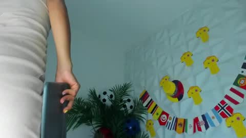 Snapshot of hellen_sky_ chatting on 06.24.26 hellen online show from 06.24.26