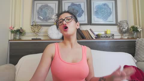 Snapshot of hellendesire chatting on 01.24.25 online show from 01.24.25