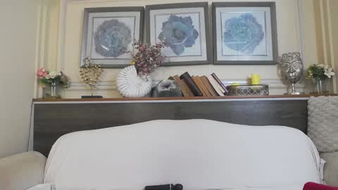 Snapshot of hellendesire chatting on 01.25.25 online show from 01.25.25