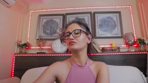 Snapshot of hellendesire chatting on 02.10.25 online show from 02.10.25