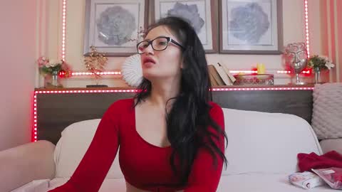 Snapshot of hellendesire chatting on 02.13.25 online show from 02.13.25