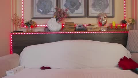 Snapshot of hellendesire chatting on 02.24.25 online show from 02.24.25