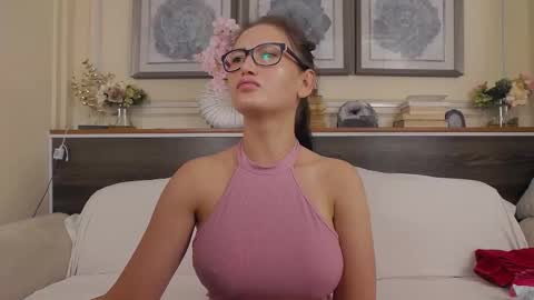 Snapshot of hellendesire chatting on 09.15.25 online show from 09.15.25