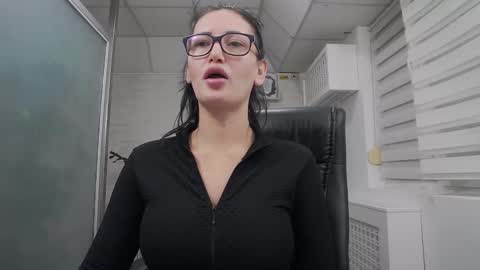 Snapshot of hellendesire chatting on 10.14.25 online show from 10.14.25